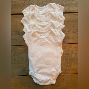 Set of 2 newborn onesies